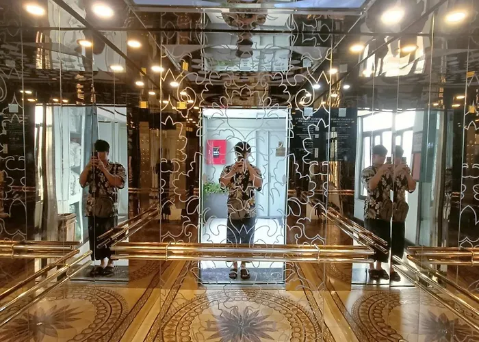 Khách sạn Sen